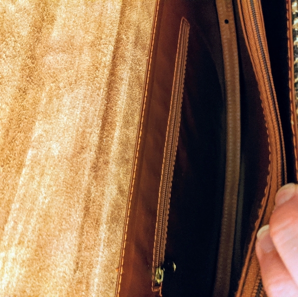 Vintage Shoulder Bag - Picture 3 of 7